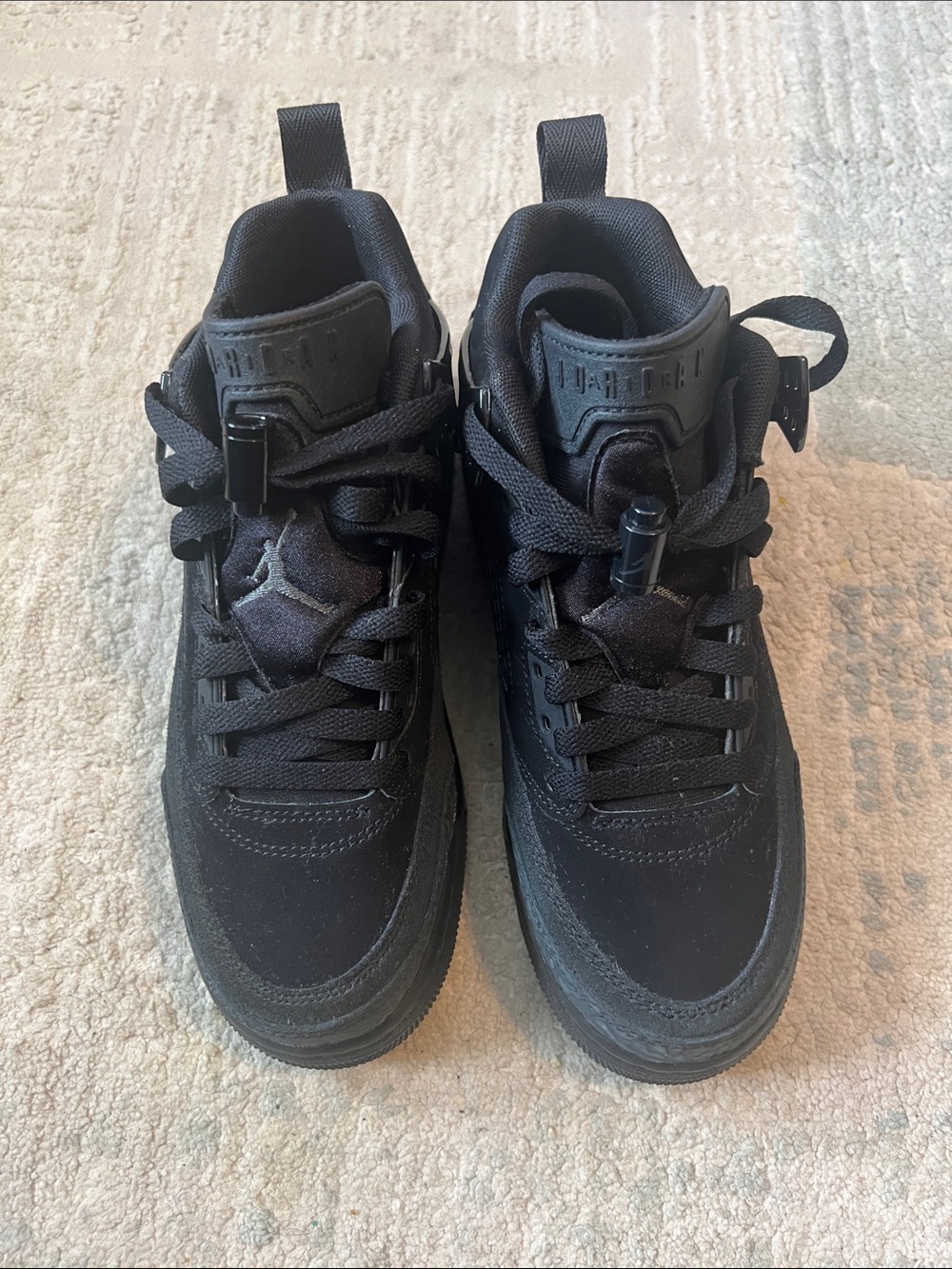 Jordan Spizike low sz 5.5Y Big Kids
